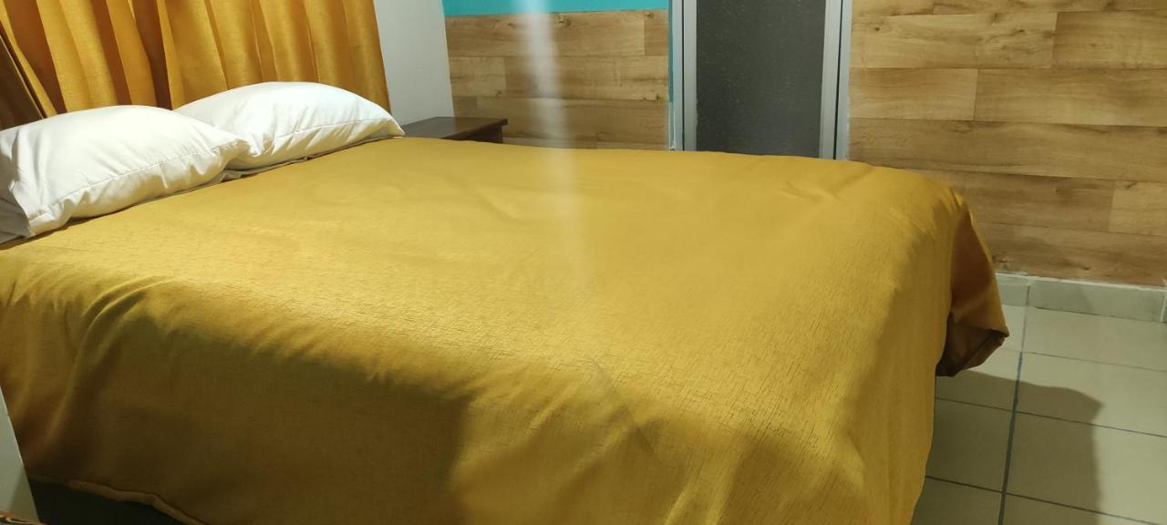 オランテイタンボ Casa D'Maria Bed & Breakfast エクステリア 写真