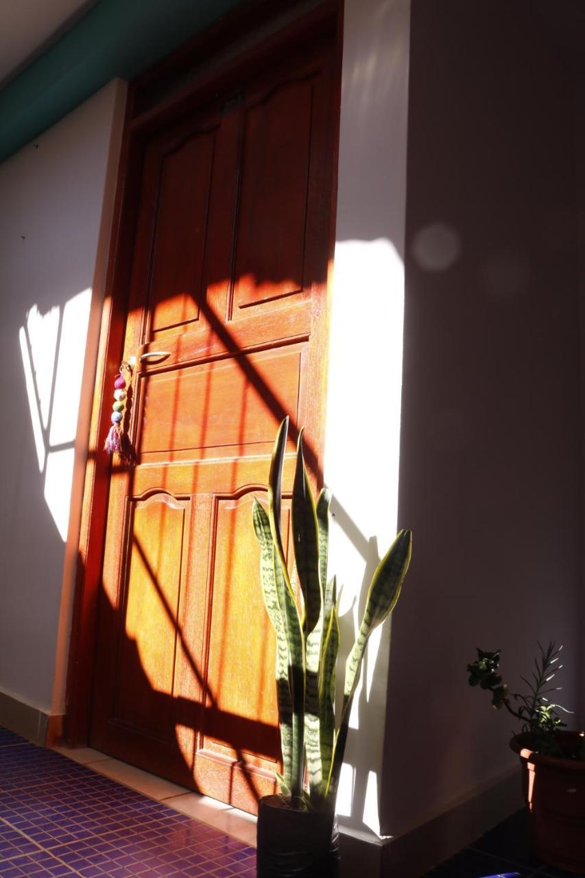 オランテイタンボ Casa D'Maria Bed & Breakfast エクステリア 写真
